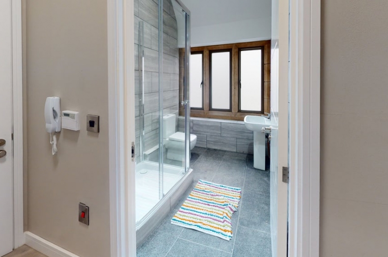 Shower room in one bedroom student property